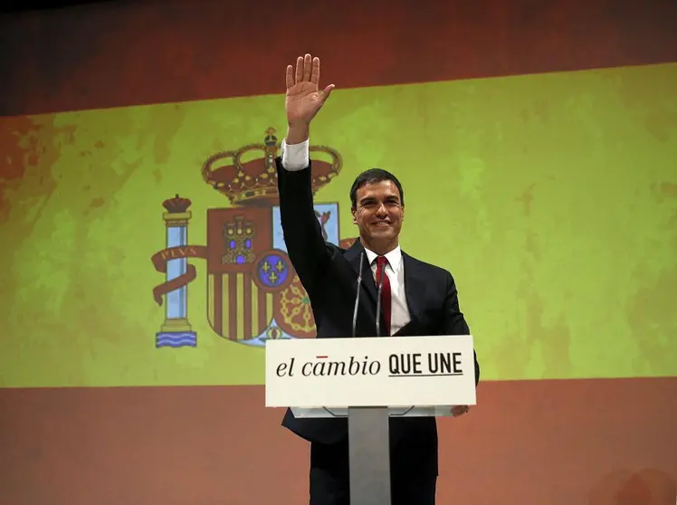 Foto Javier Barbancho. 21/06/2015.Madrid Comunidad de Madrid. El secretario general del PSOE y candidato a presidente del Gobierno, Pedro Sanchez, momentos antes de su intervenciv=n en el acto celebrdo en el teatro Circo Price de Madrid despuv©s de que el Comitv© Federal del partido haya ratificado hoy por aclamaciv=n la candidatura de Sv¡nchez, a las elecciones generales, sin necesidad de convocar primarias al ser el v?nico aspirante que logrv= los avales suficientes de la militancia