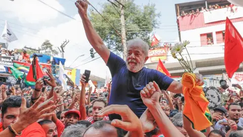 foto: Lula en ser alliberat de presó (fiscalia de Cuba)