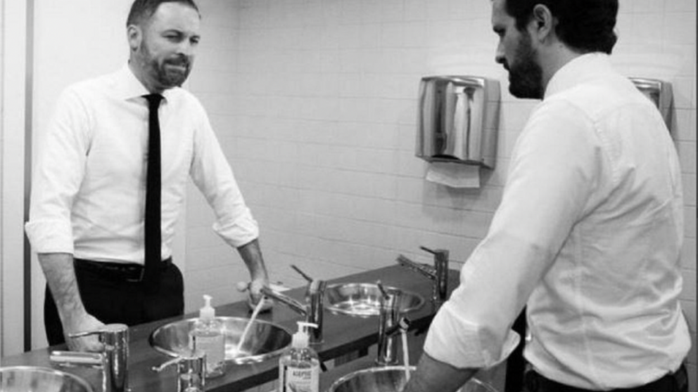 imatge: Casado frente al espejo (xarxes socials)