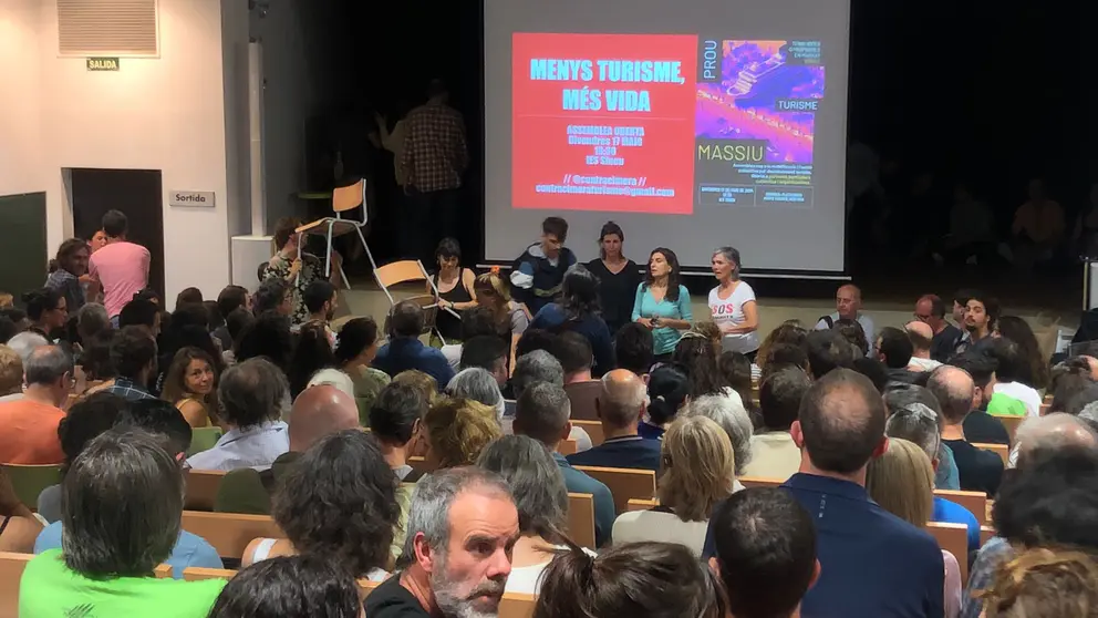 imatge de l'assemblea del 17M a Sineu (font: STEI-i)